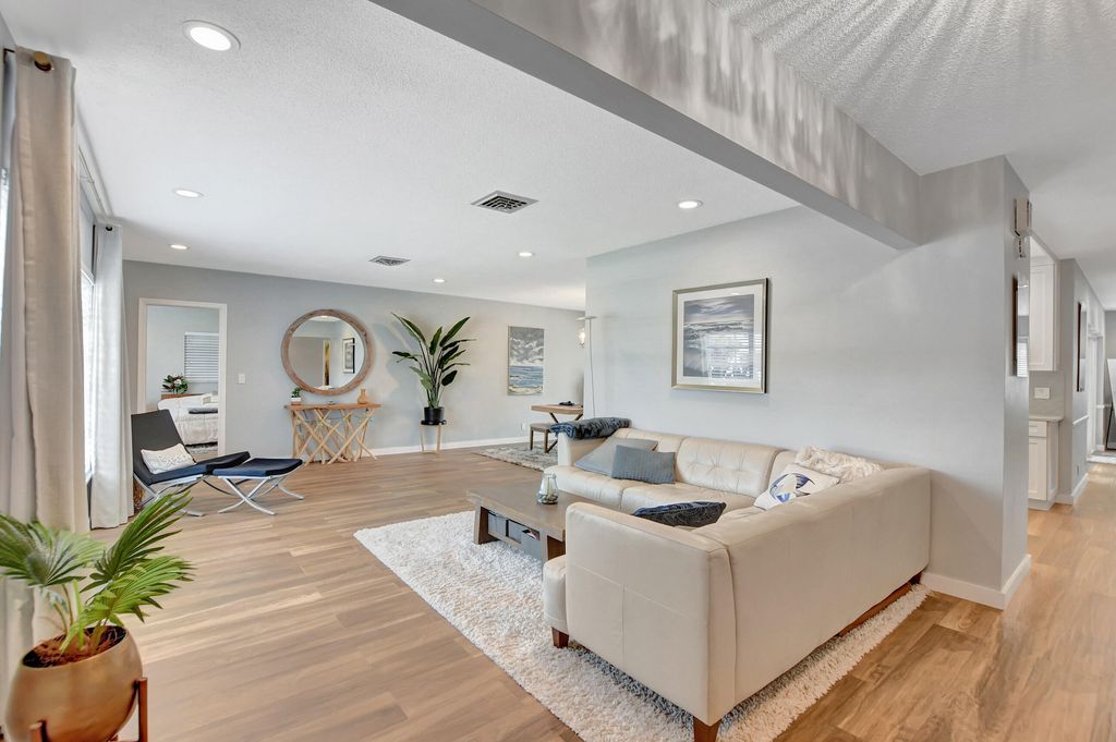 510 Silver Lane, Boca Raton, FL 33432