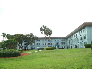333 LAKE HOWARD DRIVE NW 202-A, Winter Haven, FL 33880