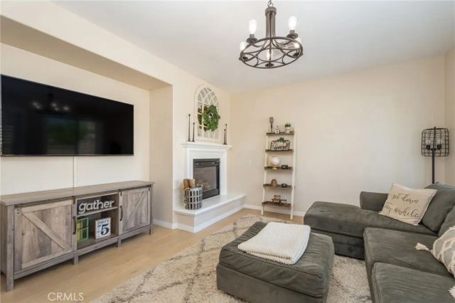28802 Silversmith, Valencia, CA 91354