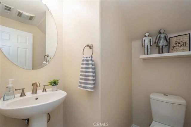 28802 Silversmith, Valencia, CA 91354