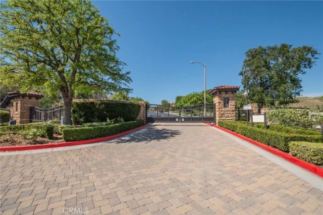 28802 Silversmith, Valencia, CA 91354