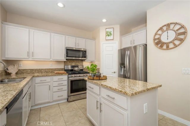 28802 Silversmith, Valencia, CA 91354