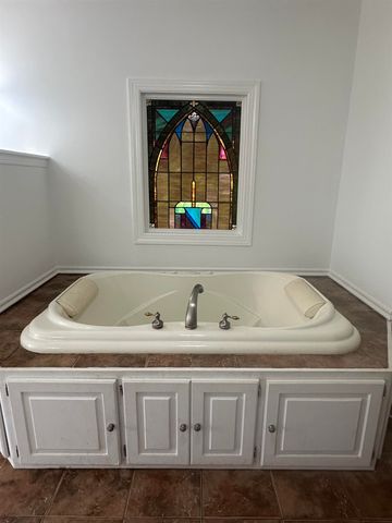 709 HINES GIN RD, Selmer, TN 38375