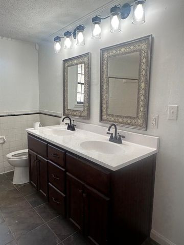 709 HINES GIN RD, Selmer, TN 38375
