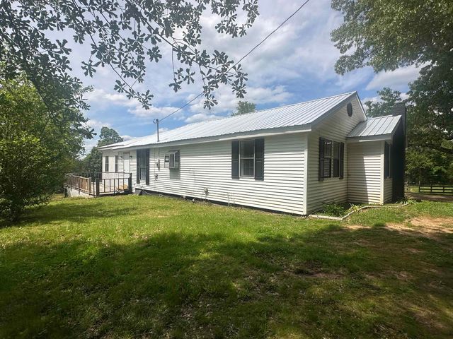709 HINES GIN RD, Selmer, TN 38375