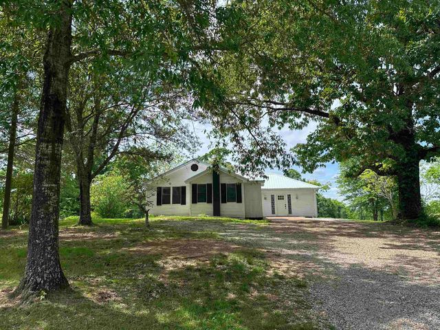 709 HINES GIN RD, Selmer, TN 38375