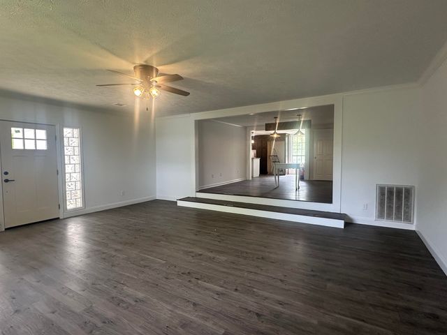 709 HINES GIN RD, Selmer, TN 38375