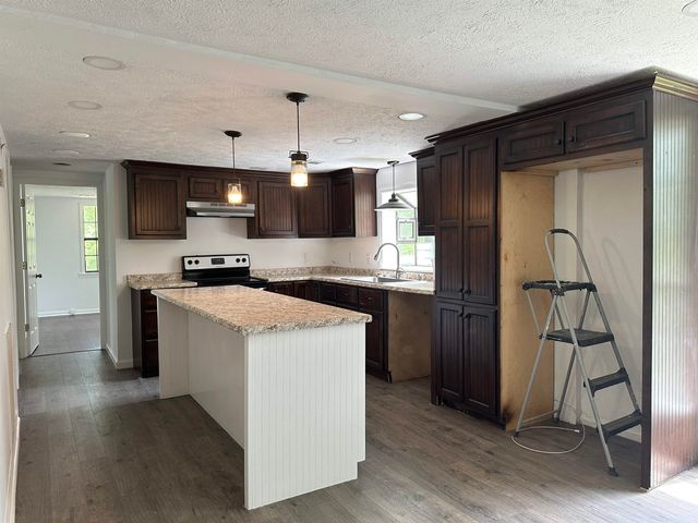 709 HINES GIN RD, Selmer, TN 38375