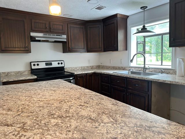 709 HINES GIN RD, Selmer, TN 38375