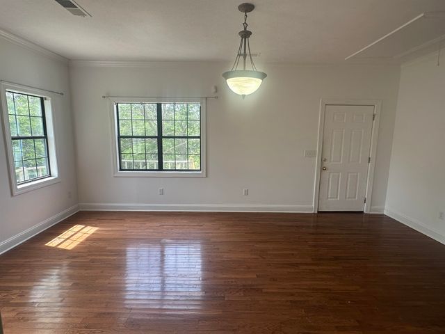 709 HINES GIN RD, Selmer, TN 38375