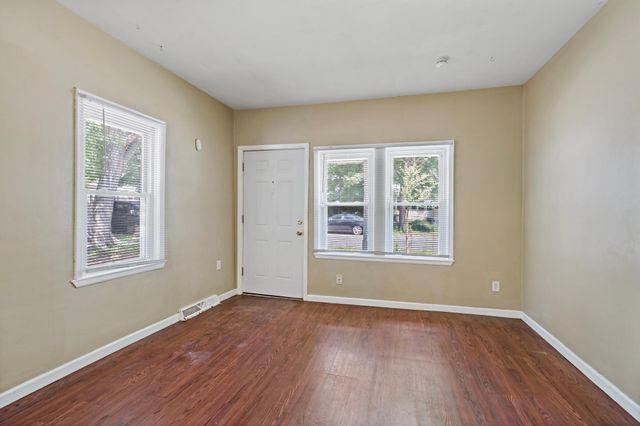 910 Wilson Avenue, Saint Paul, MN 55106