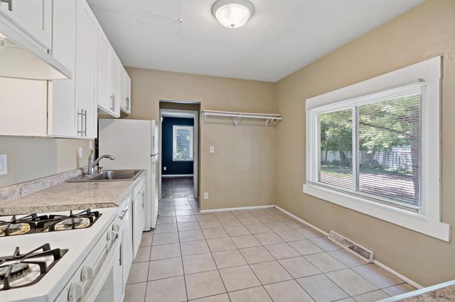 910 Wilson Avenue, Saint Paul, MN 55106