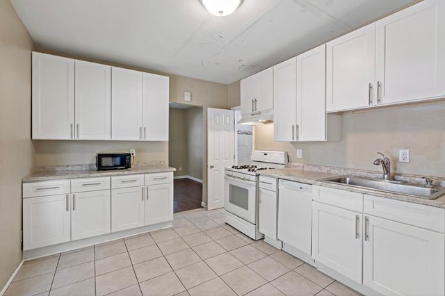 910 Wilson Avenue, Saint Paul, MN 55106