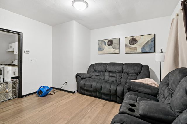 910 Wilson Avenue, Saint Paul, MN 55106