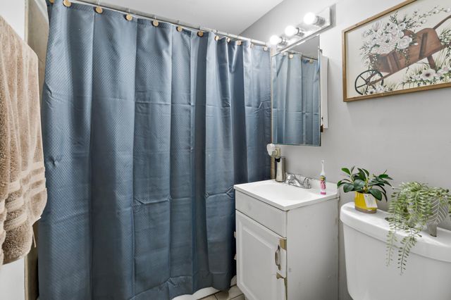 910 Wilson Avenue, Saint Paul, MN 55106