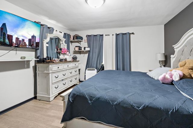 910 Wilson Avenue, Saint Paul, MN 55106