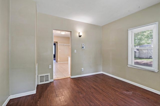 910 Wilson Avenue, Saint Paul, MN 55106