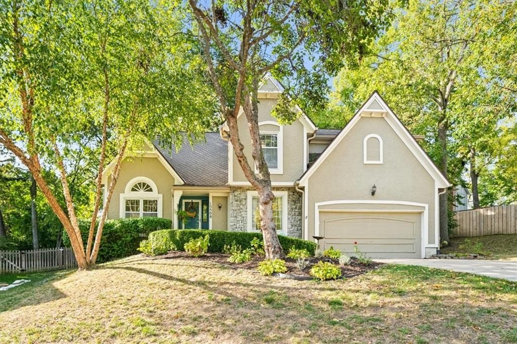 15508 Outlook Street, Overland Park, KS 66212