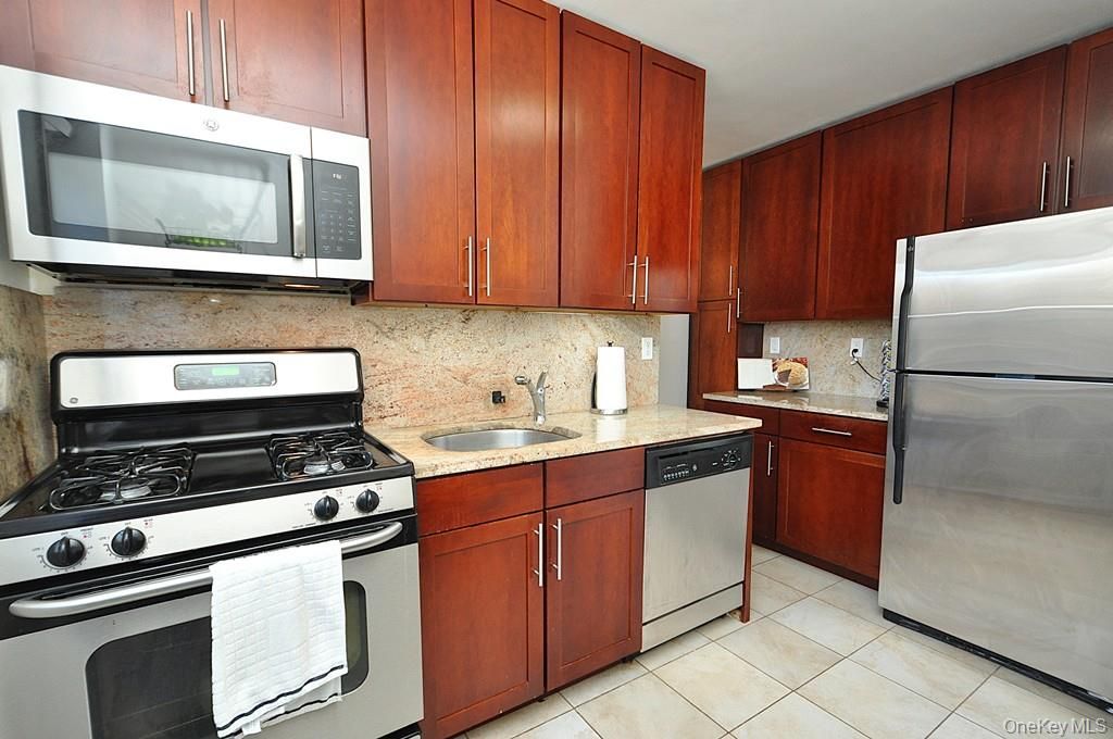 111 E Hartsdale Avenue 7E, Hartsdale, NY 10530
