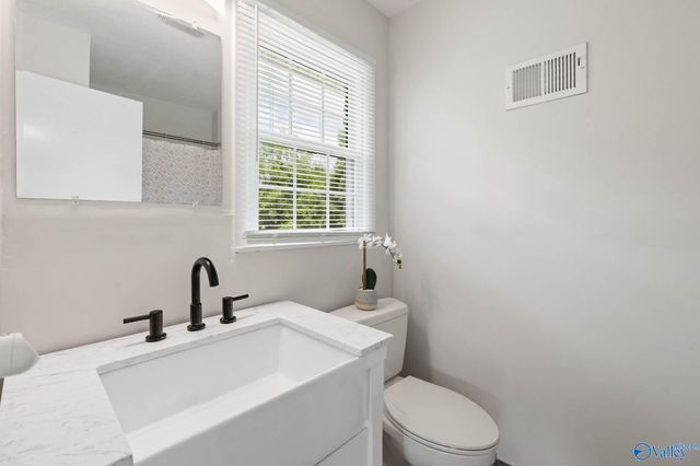 10008 Hickory Hill Lane, Huntsville, AL 35803