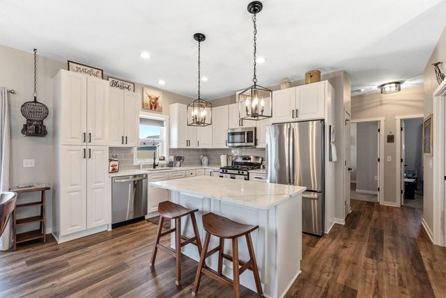 425 East STREET, Juneau, WI 53039