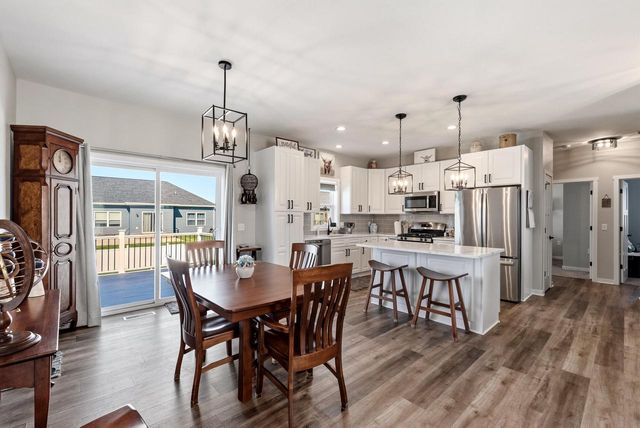 425 East STREET, Juneau, WI 53039
