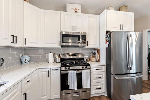 425 East STREET, Juneau, WI 53039