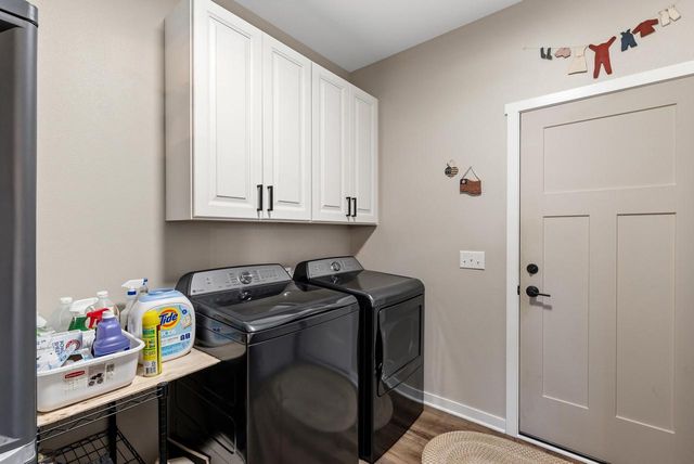 425 East STREET, Juneau, WI 53039