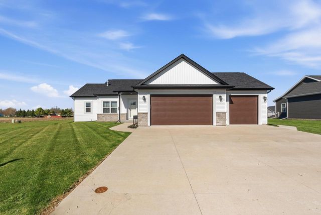 425 East STREET, Juneau, WI 53039