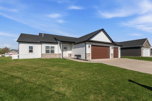 425 East STREET, Juneau, WI 53039
