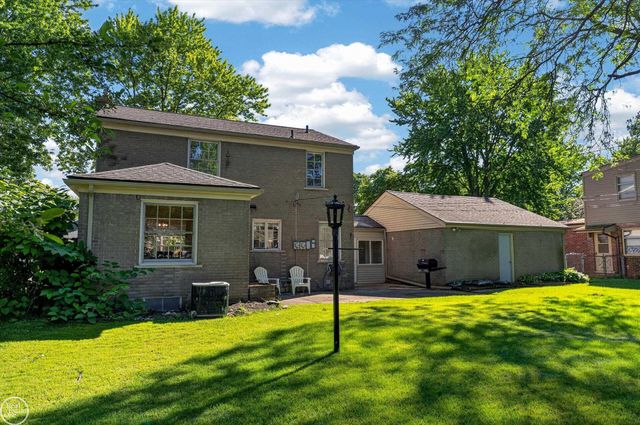 699 N Esplanade Street, Mount Clemens, MI 48043