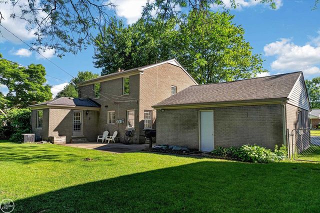 699 N Esplanade Street, Mount Clemens, MI 48043