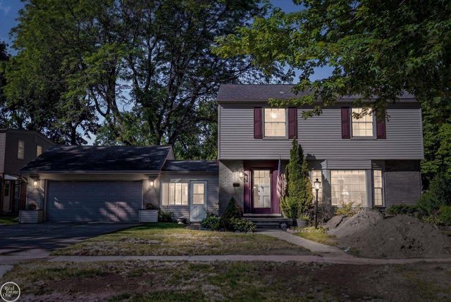 699 N Esplanade Street, Mount Clemens, MI 48043