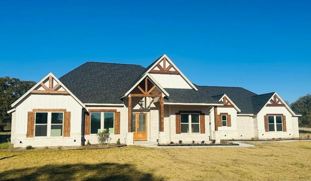 215 SALT CREEK Court, Weatherford, TX 76087