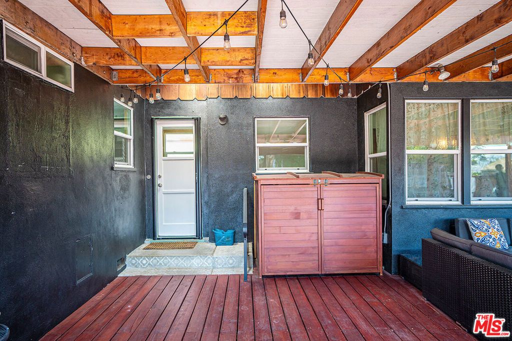 Image 18 of property listing at 5902 Lemp Avenue, North Hollywood, CA 91601