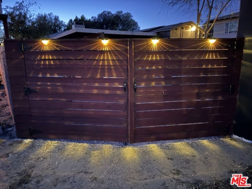 Image 24 of property listing at 5902 Lemp Avenue, North Hollywood, CA 91601