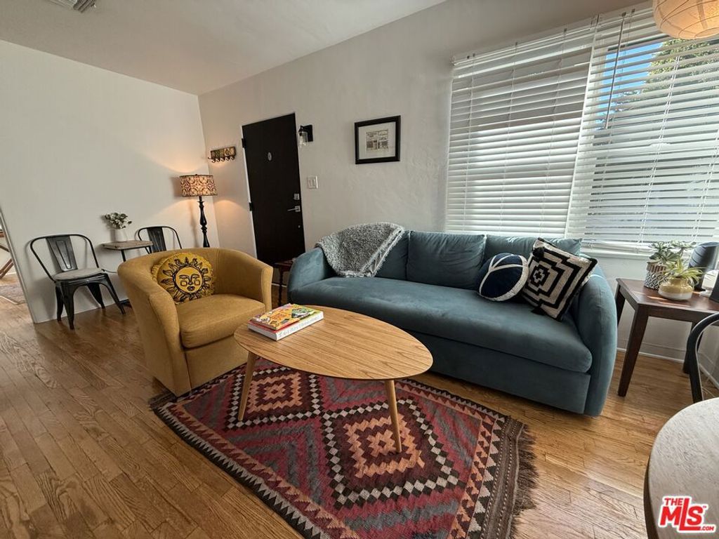 Image 3 of property listing at 5902 Lemp Avenue, North Hollywood, CA 91601