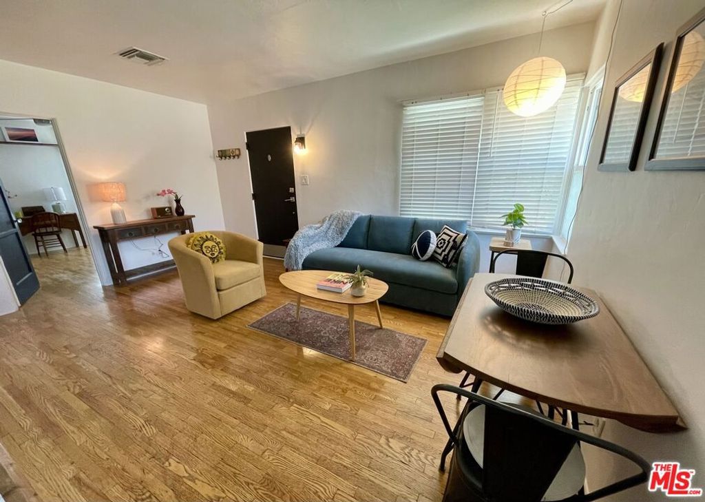 Image 4 of property listing at 5902 Lemp Avenue, North Hollywood, CA 91601