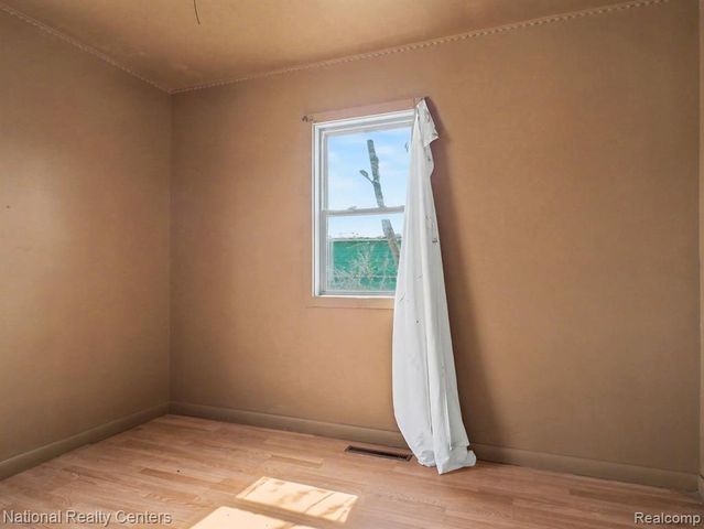 516 Roosevelt Avenue, Mount Morris, MI 48458