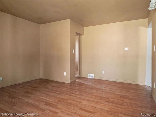 516 Roosevelt Avenue, Mount Morris, MI 48458