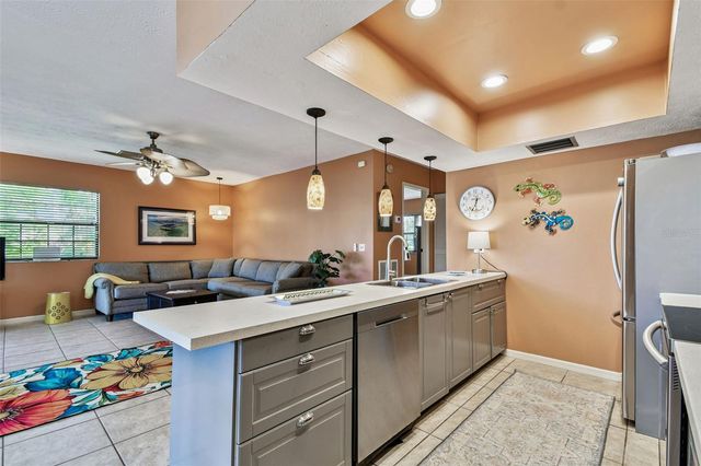 5352 SADDLEBROOK WAY 4, Wesley Chapel, FL 33543