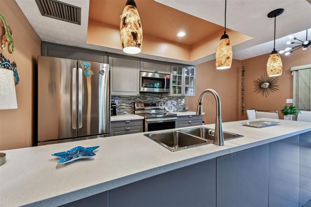 5352 SADDLEBROOK WAY 4, Wesley Chapel, FL 33543