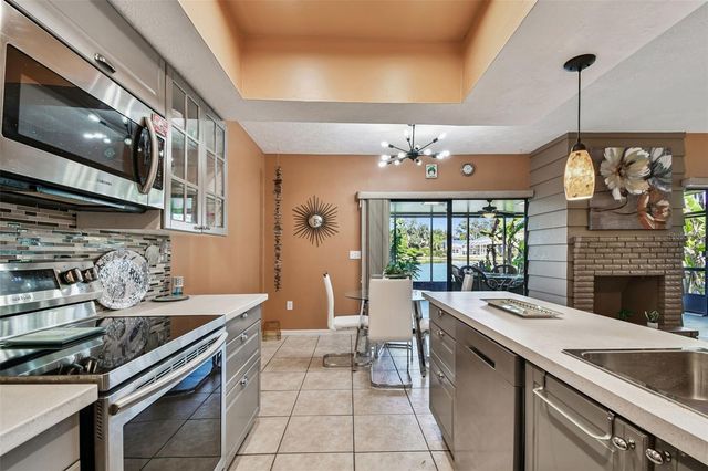 5352 SADDLEBROOK WAY 4, Wesley Chapel, FL 33543