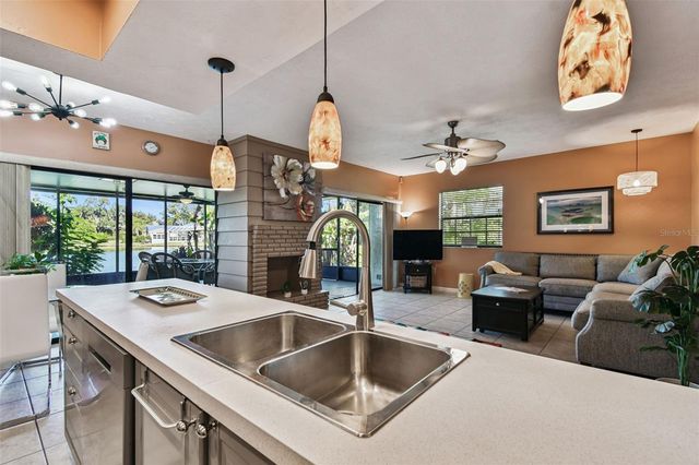 5352 SADDLEBROOK WAY 4, Wesley Chapel, FL 33543