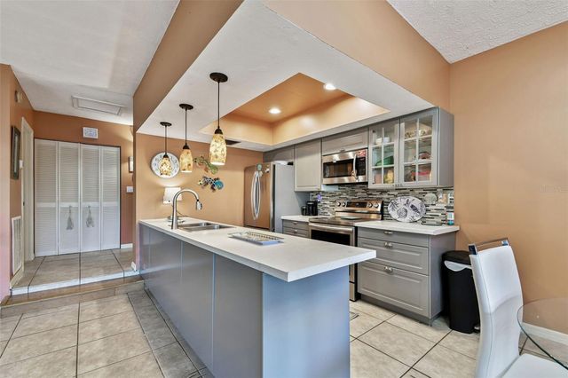 5352 SADDLEBROOK WAY 4, Wesley Chapel, FL 33543