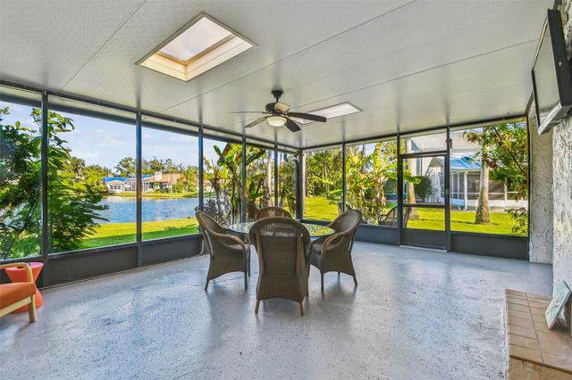 5352 SADDLEBROOK WAY 4, Wesley Chapel, FL 33543