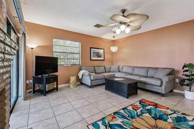 5352 SADDLEBROOK WAY 4, Wesley Chapel, FL 33543
