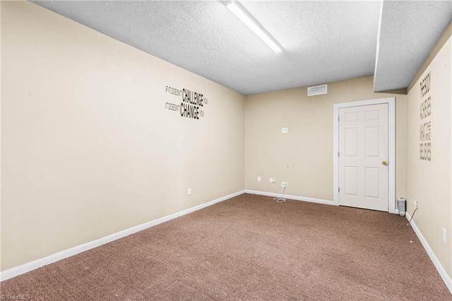 1551 Pondhaven Drive, High Point, NC 27265