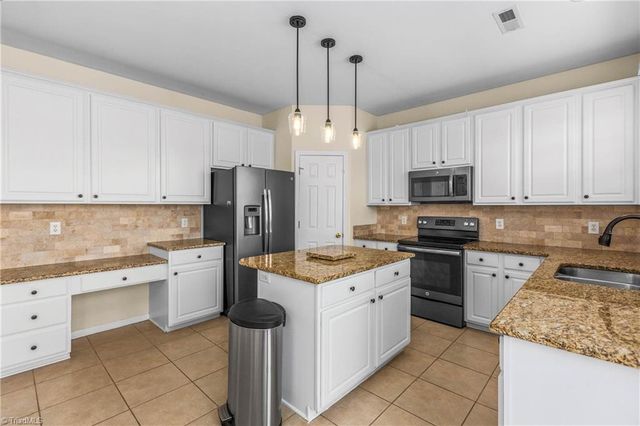 1551 Pondhaven Drive, High Point, NC 27265