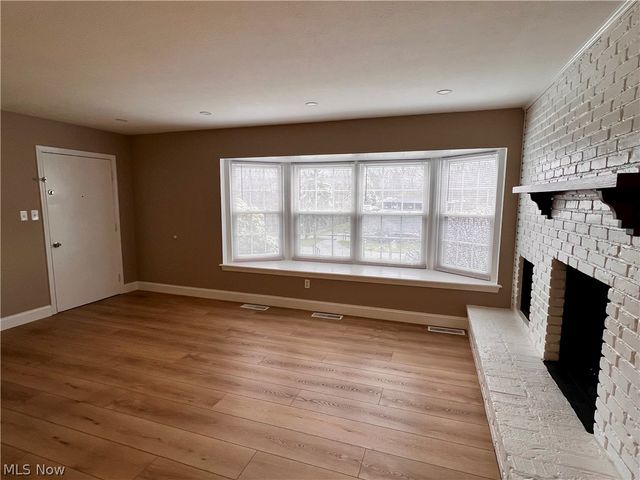 6910 Carriage Hill Drive 101, Brecksville, OH 44141